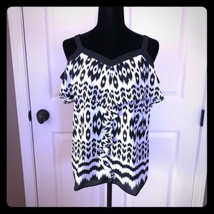 🆕✨ INC International Concepts Cold Shoulder Top